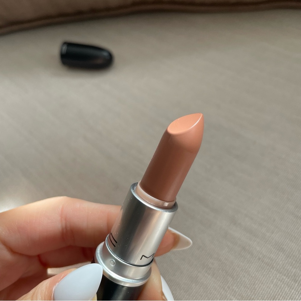 MAC RUFFIAN NAKED LIPSTICK NUDE BEIGE MATTE Rare Limited Edition Hard To Find.